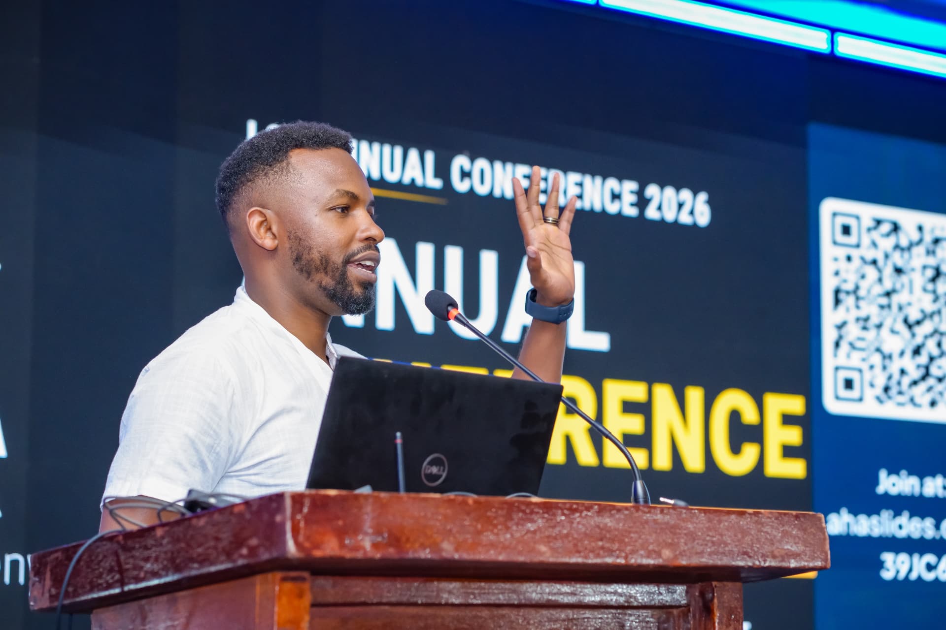 Newton Gichuru making a point during his AI session at the LSK Annual Conference